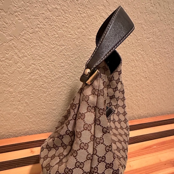 Gently used Signature Gucci Hobo handbag with checkbook wallet - Picture 8 of 8